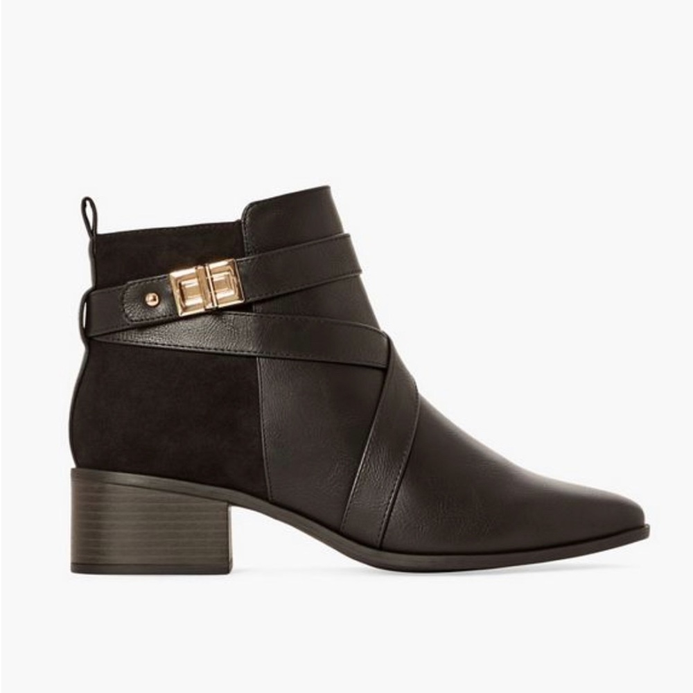 BRAND 🆕 Buckle Detail Black Bootie